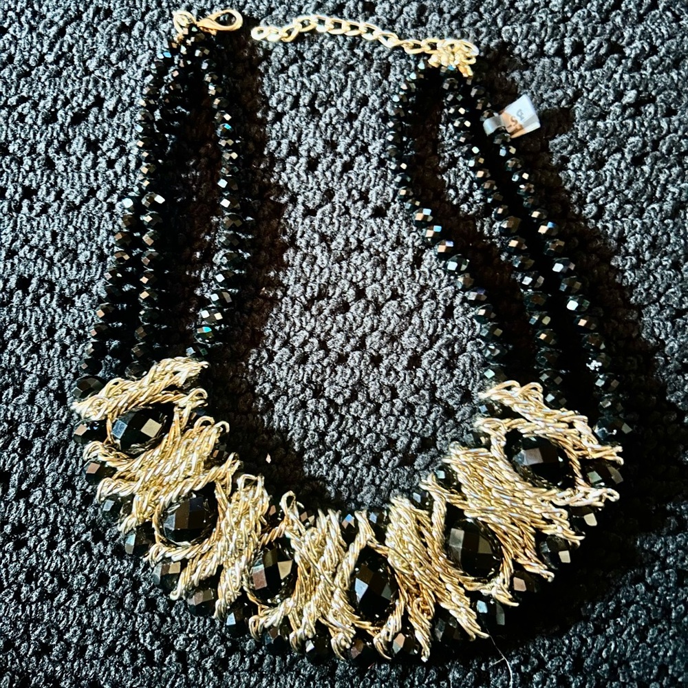 Elegant Black and Gold Necklace
